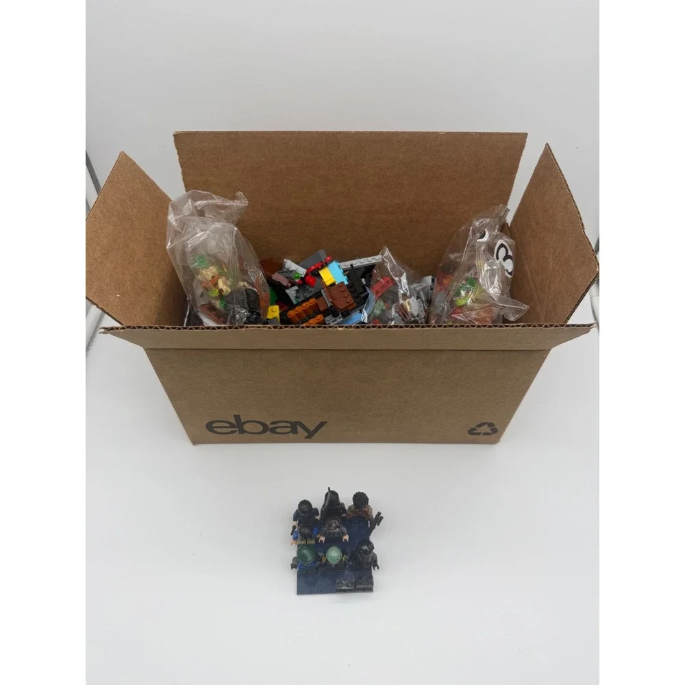 LEGO Bulk Lot 3 lbs Assorted Bricks with Minifigures Star Wars Harry Potter